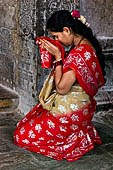 The great Chola temples of Tamil Nadu - The Brihadishwara Temple of Thanjavur. Pilgrims visiting the temple. 